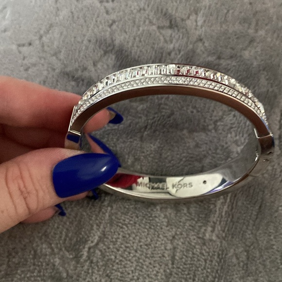 NWOT MICHAEL KORS BRACELET-SILVER WITH DIAMONDS - Picture 2 of 7